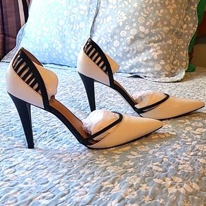 Calvin Klein Gilia Kid Skin D'orsay Pumps